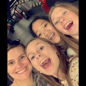 Meet your Posher, Mia